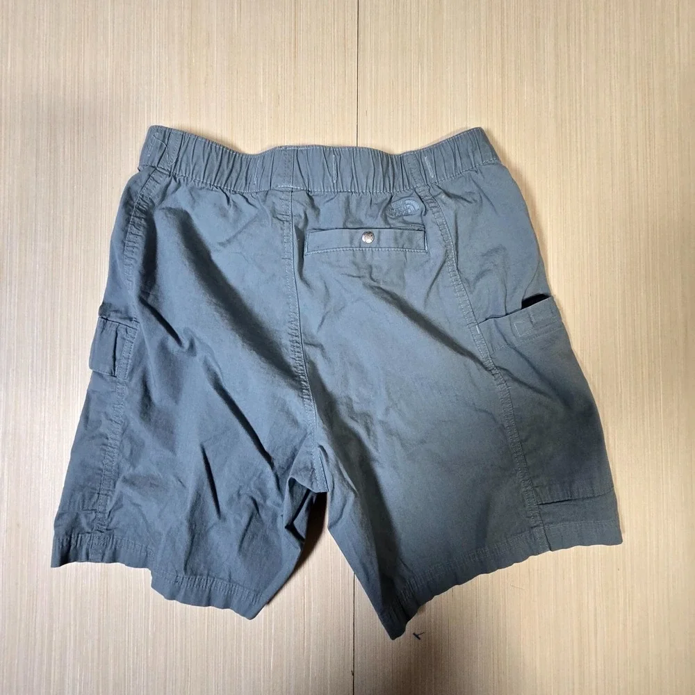 The North Face Shorts Mens Small‎ Gray Cargo Pockets Logo Elastic Waist Classic